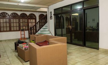 Dijual Rumah di Tengah Kota Cimahi  Luas dan Strategis Semi Furnish