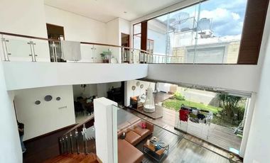 Dijual Rumah Mewah Siap Huni Modern Minimalis Lokasi di Sukahaji Bandung