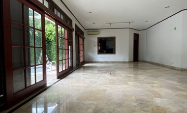 Disewa Rumah 4Br di Area Elite Darmawangsa, Cocok untuk Silent Office atau Rumah Pribadi. Pakai Kolam Renang dan Taman Luas, Jakarta Selatan