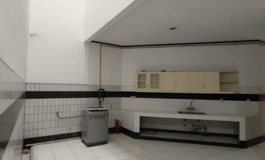 Disewa Rumah 4Br di Area Elite Darmawangsa, Cocok untuk Silent Office atau Rumah Pribadi. Pakai Kolam Renang dan Taman Luas, Jakarta Selatan