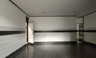 Disewa Rumah 4Br di Area Elite Darmawangsa, Cocok untuk Silent Office atau Rumah Pribadi. Pakai Kolam Renang dan Taman Luas, Jakarta Selatan