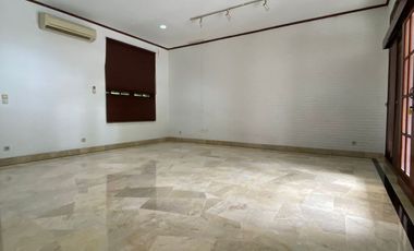 Disewa Rumah 4Br di Area Elite Darmawangsa, Cocok untuk Silent Office atau Rumah Pribadi. Pakai Kolam Renang dan Taman Luas, Jakarta Selatan