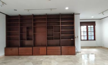 Disewa Rumah 4Br di Area Elite Darmawangsa, Cocok untuk Silent Office atau Rumah Pribadi. Pakai Kolam Renang dan Taman Luas, Jakarta Selatan