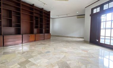 Disewa Rumah 4Br di Area Elite Darmawangsa, Cocok untuk Silent Office atau Rumah Pribadi. Pakai Kolam Renang dan Taman Luas, Jakarta Selatan
