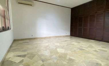 Disewa Rumah 4Br di Area Elite Darmawangsa, Cocok untuk Silent Office atau Rumah Pribadi. Pakai Kolam Renang dan Taman Luas, Jakarta Selatan
