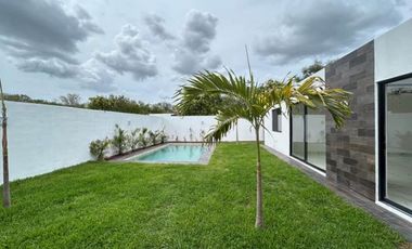 Casa Residencial 1 nivel en Venta en Privada al Norte de Ciudad de Merida