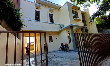 Disewakan rumah nyaman 2 lantai Sarijadi dekat Universitas Maranatha dan tol pasteur Bandung Utara