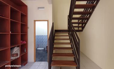 Disewakan rumah nyaman 2 lantai Sarijadi dekat Universitas Maranatha dan tol pasteur Bandung Utara