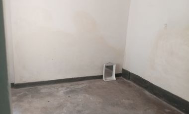 VENTA DE CASA COMO TERRENO, DE 3 NIVELES, 2 MINI-DEPARTAMENTOS, JARDIN, COCHERA, AZOTEA TECHADA