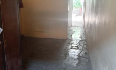 VENTA DE CASA COMO TERRENO, DE 3 NIVELES, 2 MINI-DEPARTAMENTOS, JARDIN, COCHERA, AZOTEA TECHADA