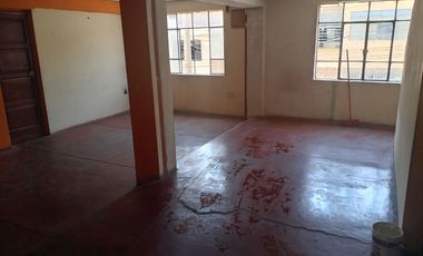 VENTA DE CASA COMO TERRENO, DE 3 NIVELES, 2 MINI-DEPARTAMENTOS, JARDIN, COCHERA, AZOTEA TECHADA