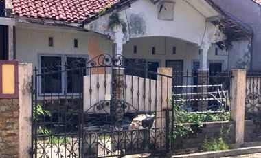 RUMAH TUA PERLU RENOV. STRATEGIS DI BANDUNG KIDUL