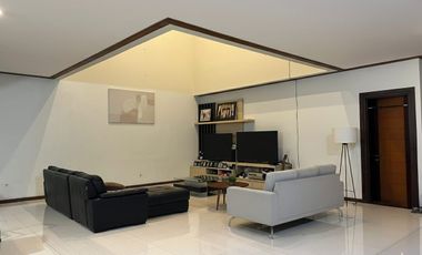 Turun Harga! Jual Cepat Rumah 3 Lantai Minimalis di Setraduta Pasteur Bandung