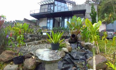 Dijual villa murah dikemuning karanganyar