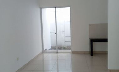 Disewakan Rumah 2Lt dicluster Australia uk.6x15m Green Lake City, sudah ada 2 unt AC, void belakang sudah di tutup kanopi