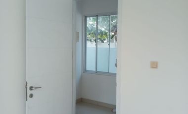 Disewakan Rumah 2Lt dicluster Australia uk.6x15m Green Lake City, sudah ada 2 unt AC, void belakang sudah di tutup kanopi
