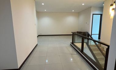 DISEWAKAN RUMAH RAPI SIAP HUNI DI PULOMAS JAKARTA TIMUR