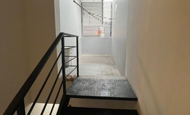 DISEWAKAN RUMAH RAPI SIAP HUNI DI PULOMAS JAKARTA TIMUR