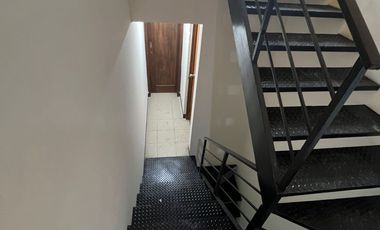 DISEWAKAN RUMAH RAPI SIAP HUNI DI PULOMAS JAKARTA TIMUR