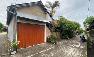 House For Sale - Including 1 Shop and 2 Kost