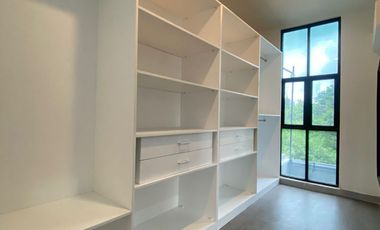 Disewa Rumah 3 Lantai Dalam Townhouse Tenang, Semi-Furnished dan Ada Kolam Renang, Jeruk Purut-Cilandak Jakarta Selatan