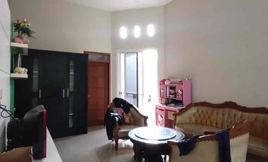 Dijual Rugi Rumah Mewah Suhat Dua Lantai Dekat UB Dan POLINEMA