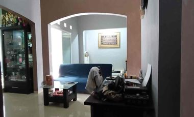 Dijual Rugi Rumah Mewah Suhat Dua Lantai Dekat UB Dan POLINEMA