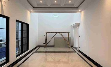Di jual rumah baru 3lantai Jakarta Selatan, Bebas banjir, lokasi strategis, harga terbaik