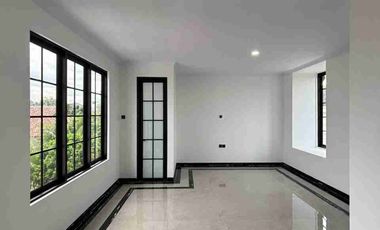 Di jual rumah baru 3lantai Jakarta Selatan, Bebas banjir, lokasi strategis, harga terbaik