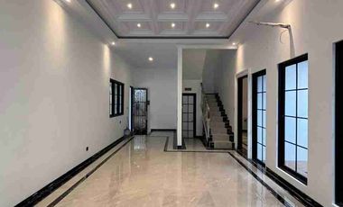 Di jual rumah baru 3lantai Jakarta Selatan, Bebas banjir, lokasi strategis, harga terbaik