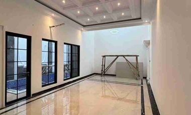 Di jual rumah baru 3lantai Jakarta Selatan, Bebas banjir, lokasi strategis, harga terbaik