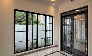 Di jual rumah baru 3lantai Jakarta Selatan, Bebas banjir, lokasi strategis, harga terbaik