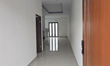 Dijual Rumah 2 Lantai di Meruya Selatan By Rumah Chinida (Li)