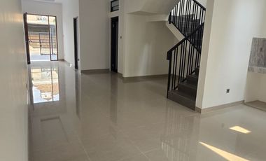 Dijual Rumah 2 Lantai di Meruya Selatan By Rumah Chinida (Li)