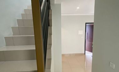 Sewa Murah Rumah Type Deluxe Cluster Regia, Summarecon Crown Gading, Bekasi, 018