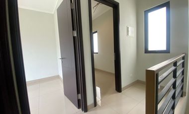 Sewa Murah Rumah Type Deluxe Cluster Regia, Summarecon Crown Gading, Bekasi, 018