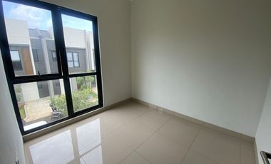 Sewa Murah Rumah Type Deluxe Cluster Regia, Summarecon Crown Gading, Bekasi, 018