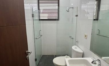 Rumah Cantik minimalis siap huni ( baru slesai renovasi) di Pulomas