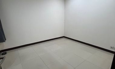 Rumah Cantik minimalis siap huni ( baru slesai renovasi) di Pulomas