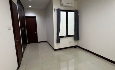 Rumah Cantik minimalis siap huni ( baru slesai renovasi) di Pulomas