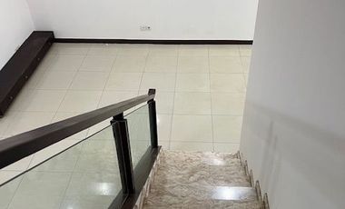 Rumah Cantik minimalis siap huni ( baru slesai renovasi) di Pulomas