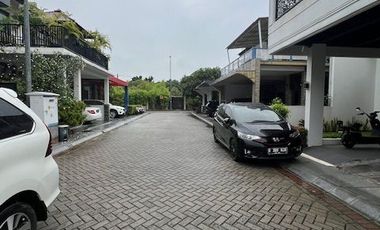 Rumah Cantik minimalis siap huni ( baru slesai renovasi) di Pulomas