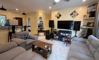 5.5M House and Lot in Valencia