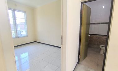 disewakan rumah  2 lantai kosongan di dharmahusada mas Lt 190m hanya 75 JT/th