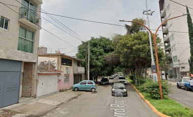 OPORTUNIDAD SOBRE BLVD. POPOCATÉPETL: Casa en Valle Dorado / Pirules. ¡Ubicación Comercial Premium!