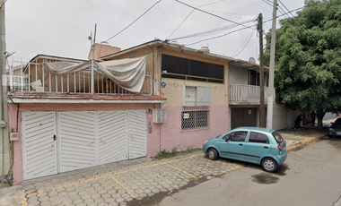 OPORTUNIDAD SOBRE BLVD. POPOCATÉPETL: Casa en Valle Dorado / Pirules. ¡Ubicación Comercial Premium!