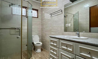 Premium Classic Residence for Sale in Cipete Selatan – Prime Expat Area (Gaharu–BDN)