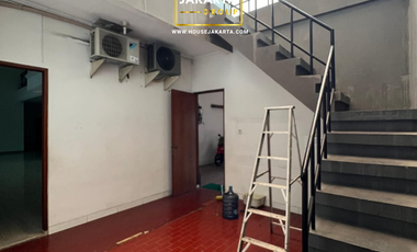 Premium Classic Residence for Sale in Cipete Selatan – Prime Expat Area (Gaharu–BDN)