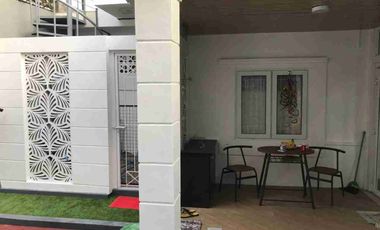 dijual rumah cantik 2 lantai siap pakai di Semarang Atas