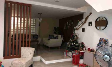 dijual rumah cantik 2 lantai siap pakai di Semarang Atas